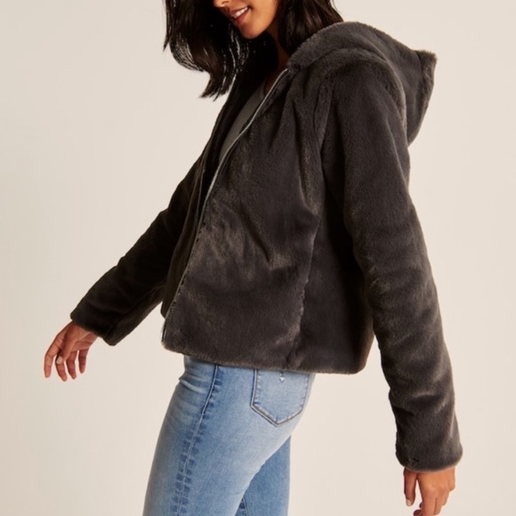 Abercrombie & Fitch Cozy Faux Fur Jacket with Hood - Picture 3 of 9